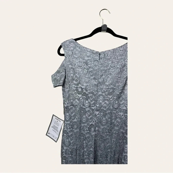 R&M RICHARDS OFF THE SHOULDER LACE GOWN SIZE 8 WHITE/SILVER/PLATINUM‎ IN COLOR - Picture 10 of 12